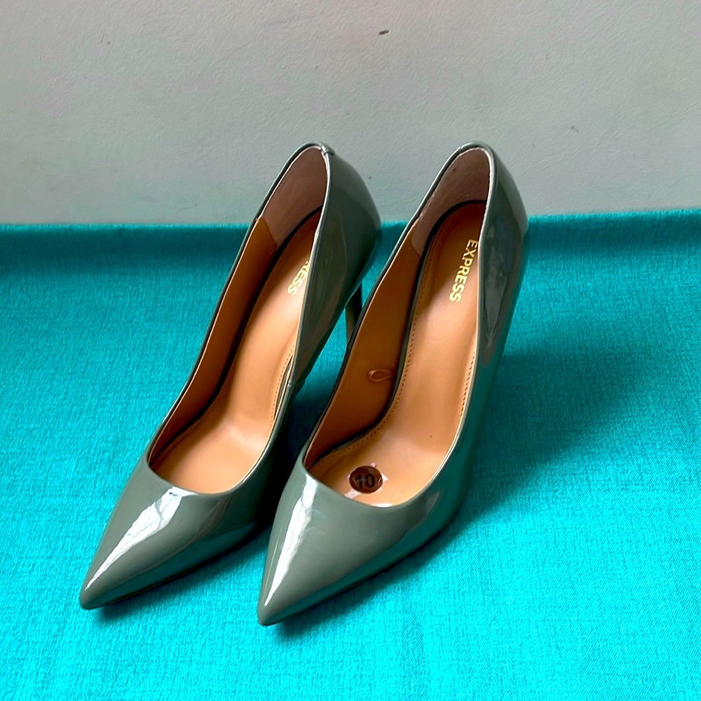 Express Women's pumps - Picture 7 of 11